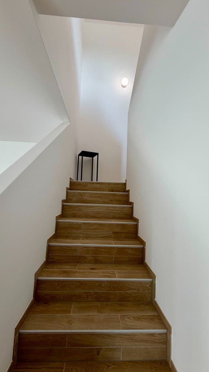 Pronájem domu 102 m², pozemek 179 m², Denivková, Praha, Praha Pronájem domu 102 m², pozemek 179 m², Denivková, Praha, Praha