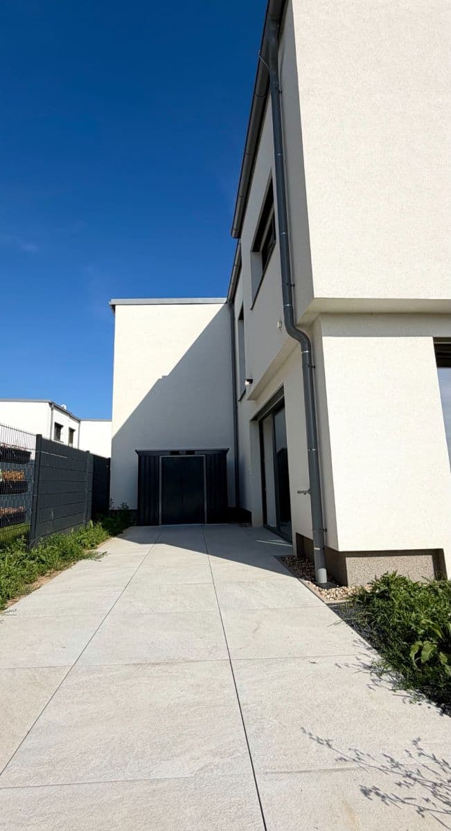 Pronájem domu 102 m², pozemek 179 m², Denivková, Praha, Praha Pronájem domu 102 m², pozemek 179 m², Denivková, Praha, Praha
