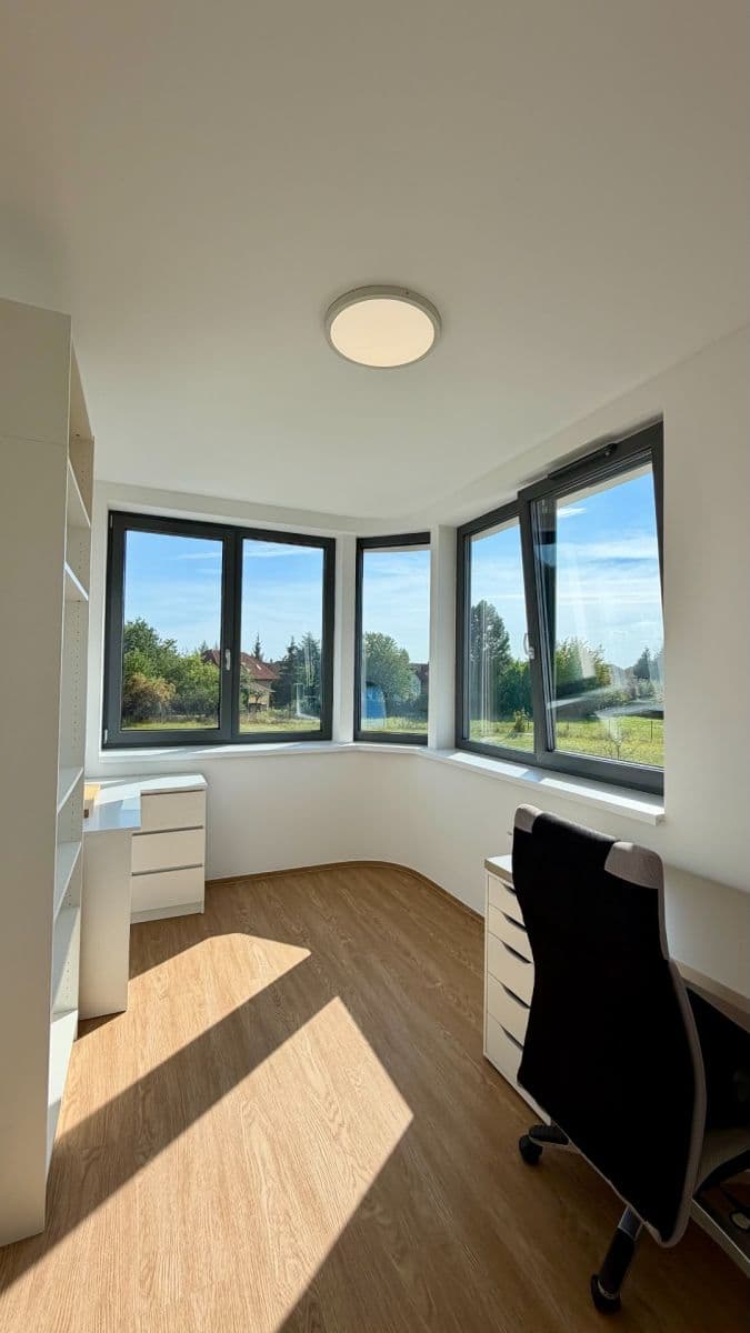 Pronájem domu 102 m², pozemek 179 m², Denivková, Praha, Praha Pronájem domu 102 m², pozemek 179 m², Denivková, Praha, Praha