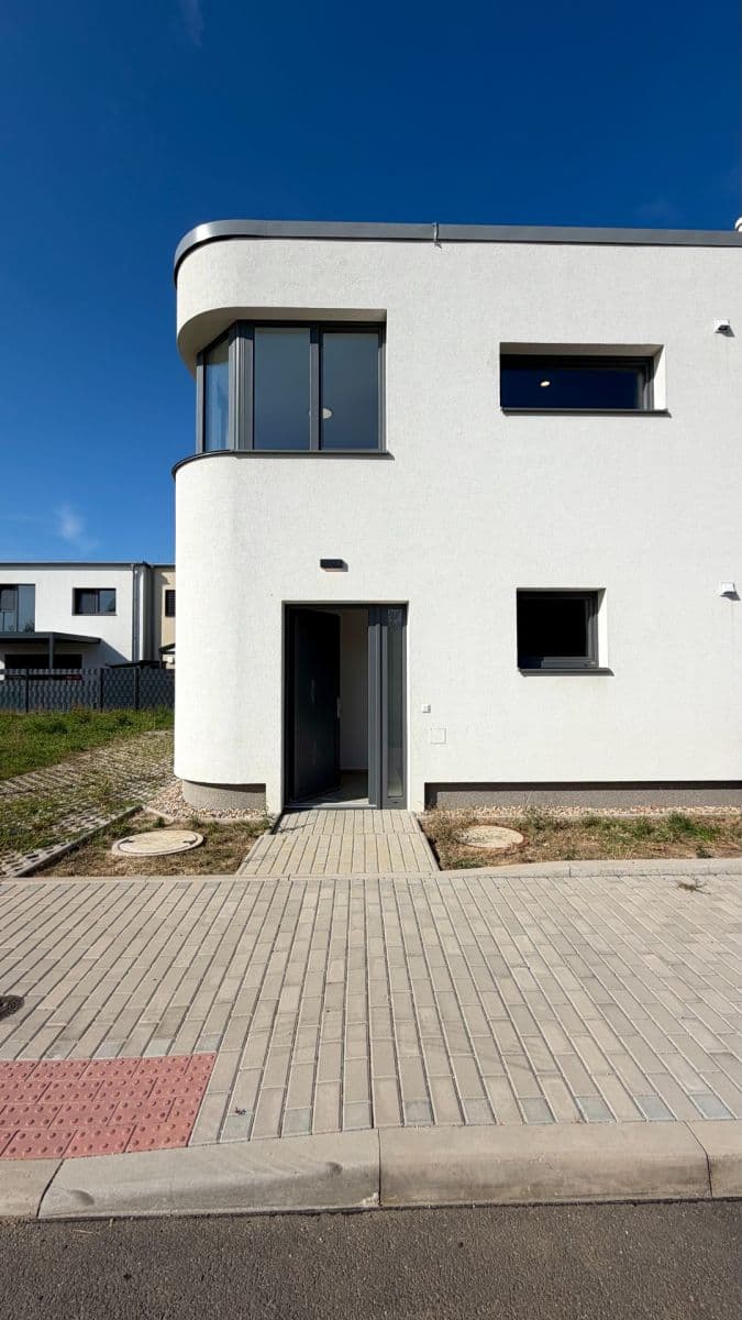 Pronájem domu 102 m², pozemek 179 m², Denivková, Praha, Praha Pronájem domu 102 m², pozemek 179 m², Denivková, Praha, Praha
