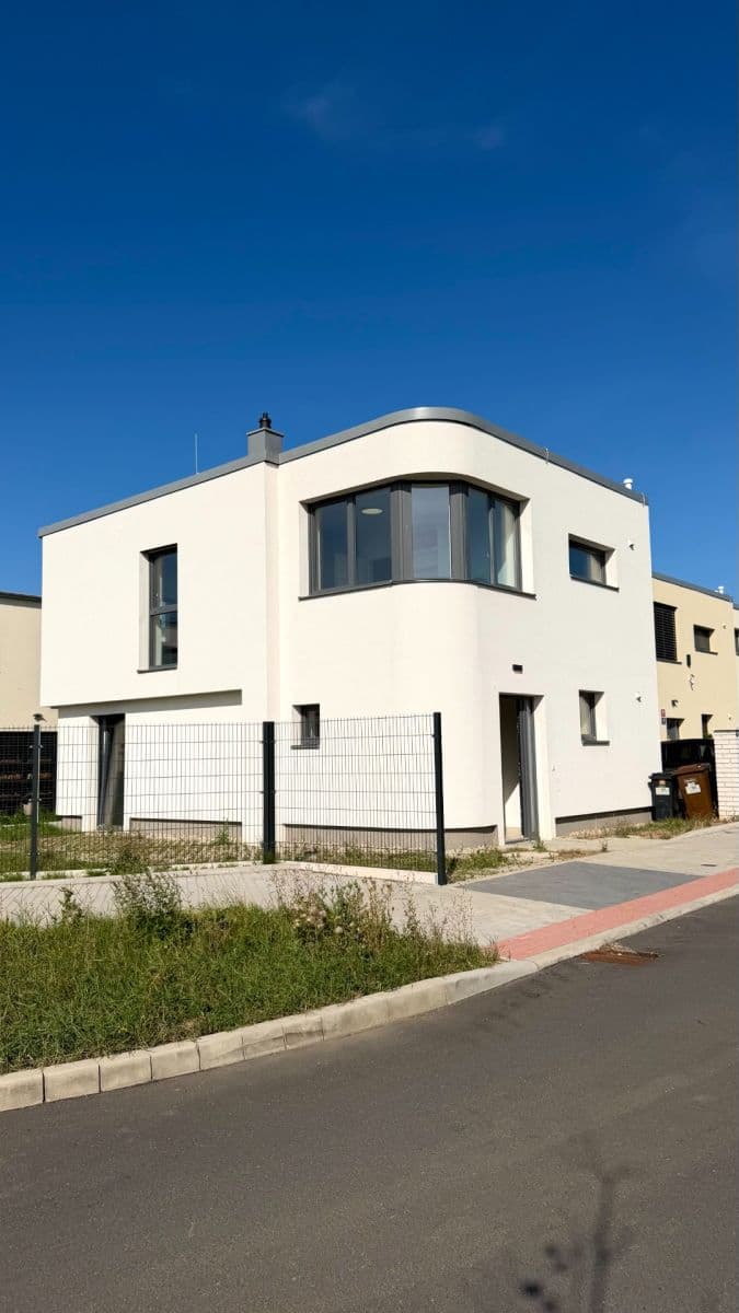 Pronájem domu 102 m², pozemek 179 m², Denivková, Praha, Praha Pronájem domu 102 m², pozemek 179 m², Denivková, Praha, Praha