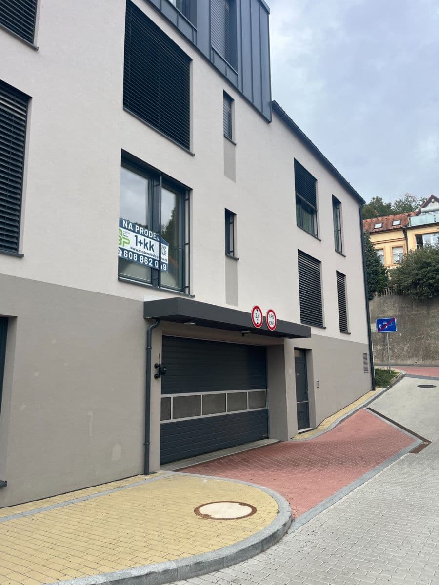 Pronájem garáže 13 m², Lysolajské údolí, Praha, Praha Pronájem garáže 13 m², Lysolajské údolí, Praha, Praha