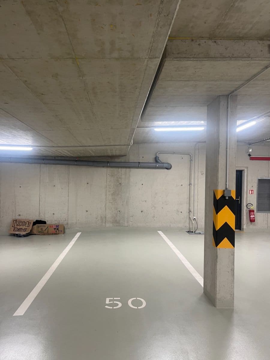 Pronájem garáže 13 m², Lysolajské údolí, Praha, Praha Pronájem garáže 13 m², Lysolajské údolí, Praha, Praha