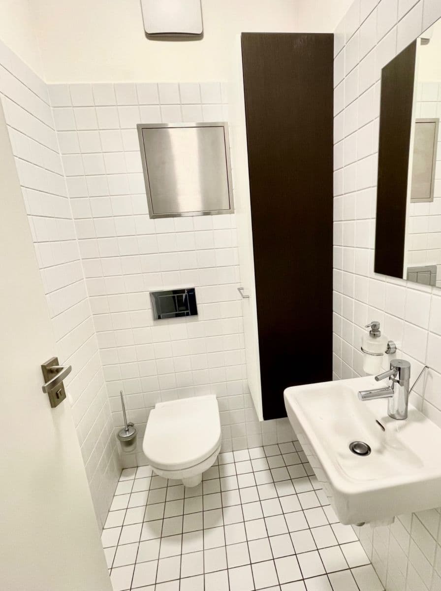 Pronájem bytu 2+kk 69 m², U Uranie, Praha, Praha Pronájem bytu 2+kk 69 m², U Uranie, Praha, Praha