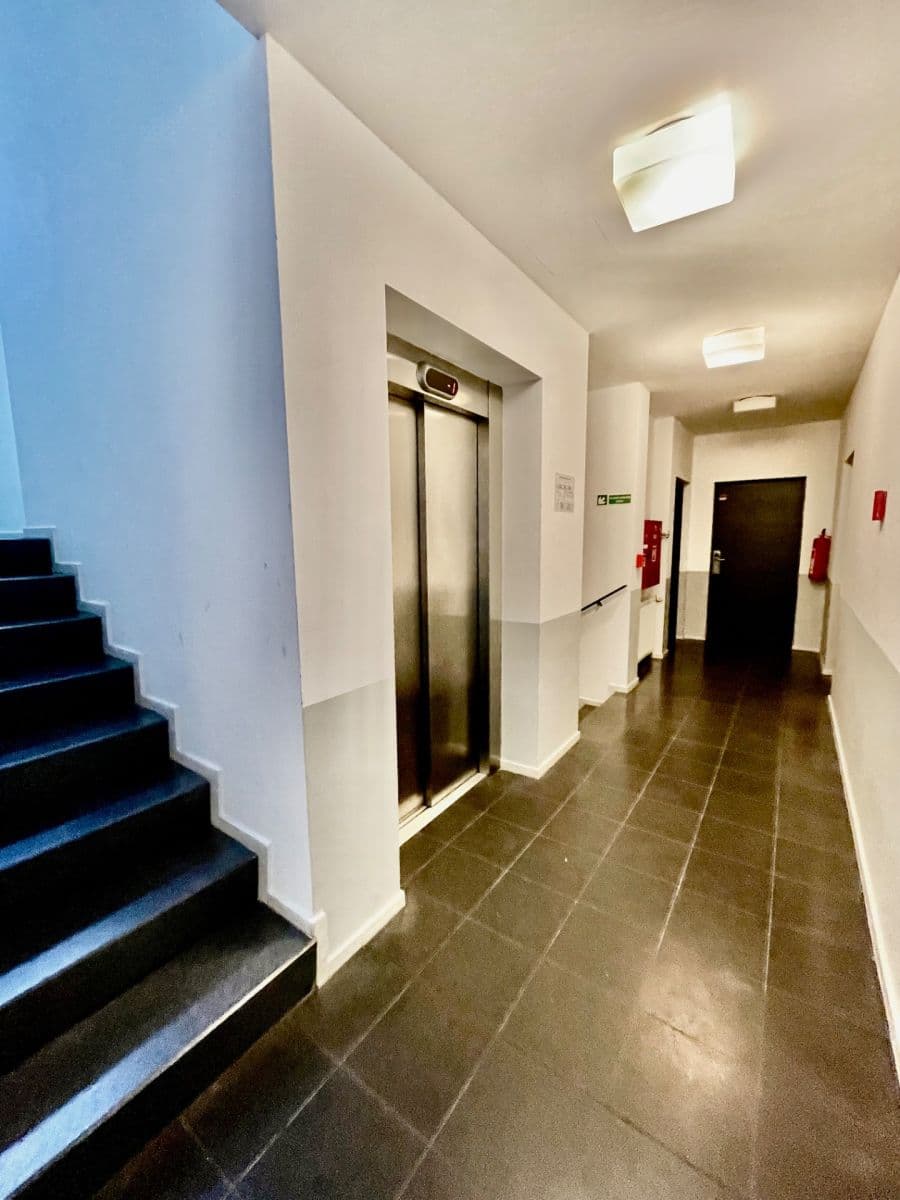 Pronájem bytu 2+kk 69 m², U Uranie, Praha, Praha Pronájem bytu 2+kk 69 m², U Uranie, Praha, Praha