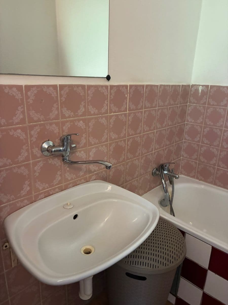 Prodej bytu 2+kk 42 m², 28. října, Příbram, Středočeský kraj Prodej bytu 2+kk 42 m², 28. října, Příbram, Středočeský kraj