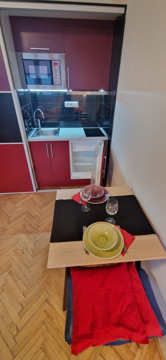 Pronájem bytu 1+kk 33 m², Michelská, Praha, Praha Pronájem bytu 1+kk 33 m², Michelská, Praha, Praha