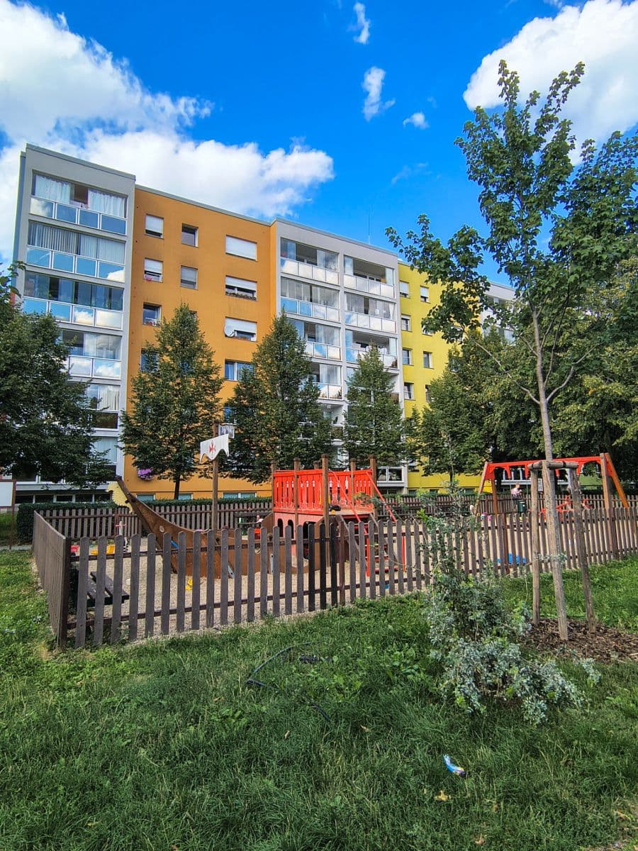 Pronájem bytu 3+1 71 m², Chvatěrubská, Praha, Praha Pronájem bytu 3+1 71 m², Chvatěrubská, Praha, Praha
