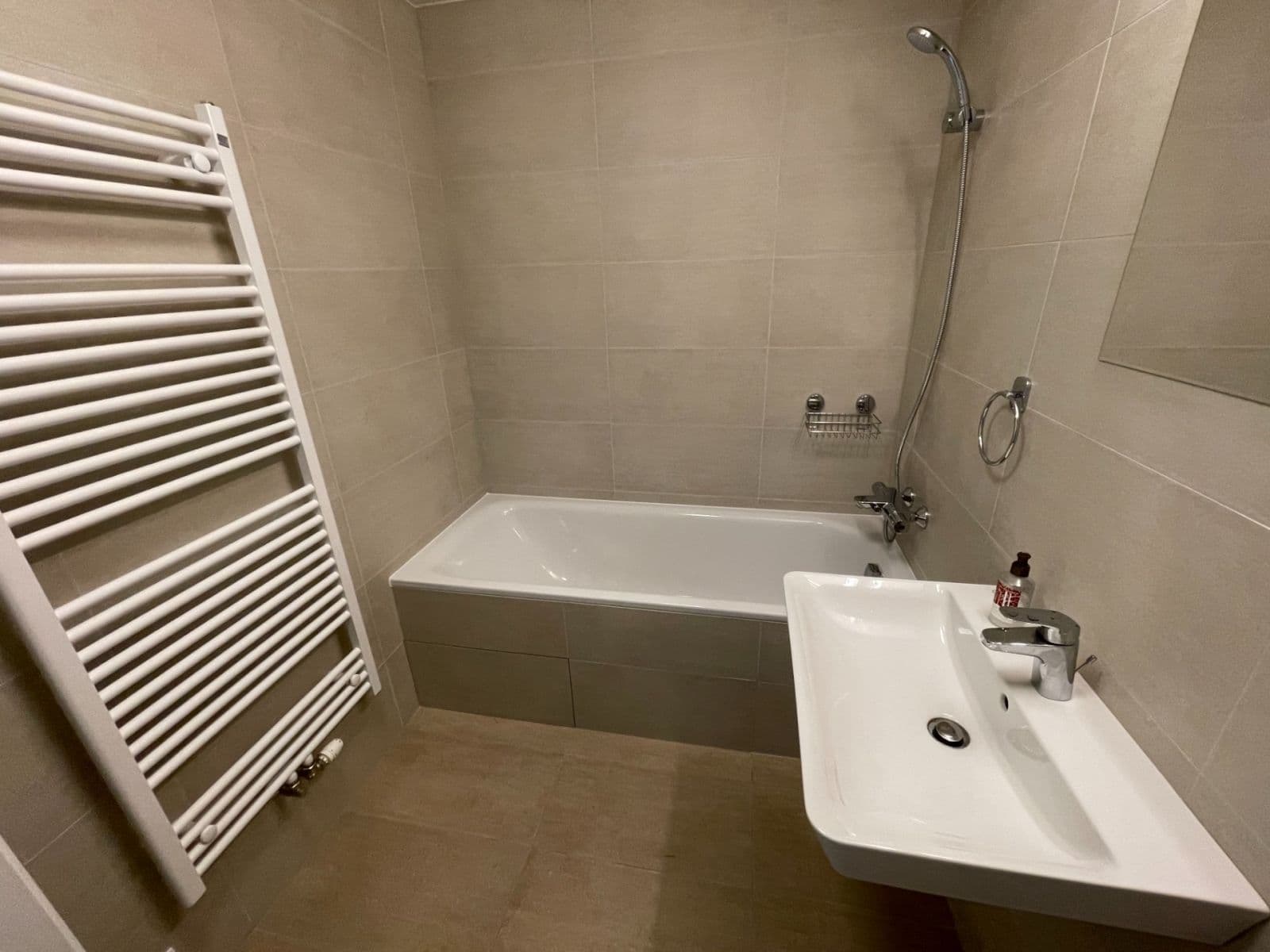 Pronájem bytu 2+kk 56 m², Vrátnická, Praha, Praha Pronájem bytu 2+kk 56 m², Vrátnická, Praha, Praha