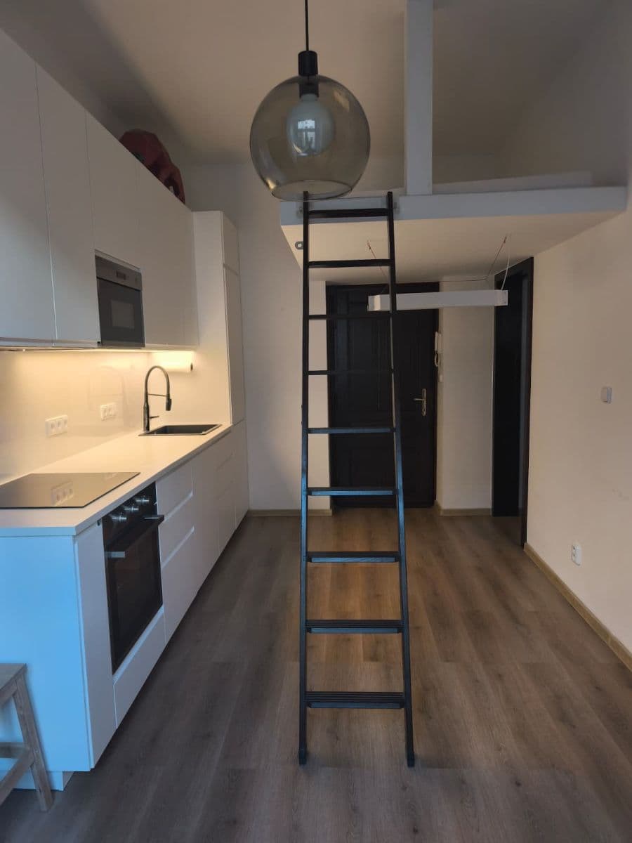 Pronájem bytu 2+kk 38 m², Brožíkova, Praha, Praha Pronájem bytu 2+kk 38 m², Brožíkova, Praha, Praha