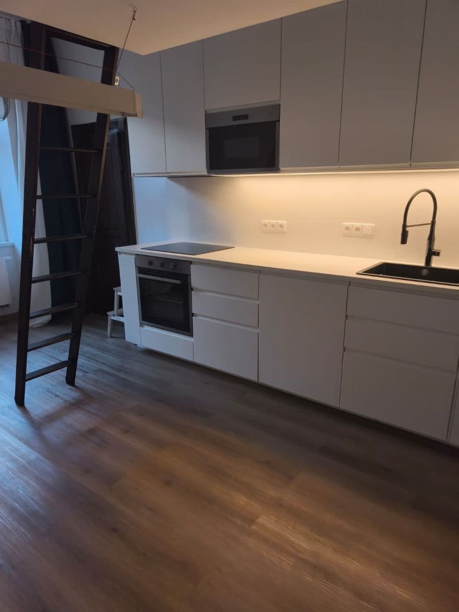 Pronájem bytu 2+kk 38 m², Brožíkova, Praha, Praha Pronájem bytu 2+kk 38 m², Brožíkova, Praha, Praha