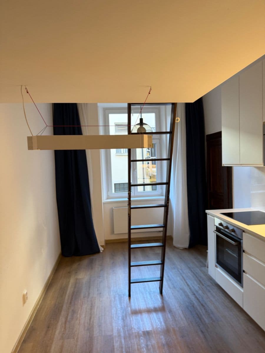 Pronájem bytu 2+kk 38 m², Brožíkova, Praha, Praha Pronájem bytu 2+kk 38 m², Brožíkova, Praha, Praha