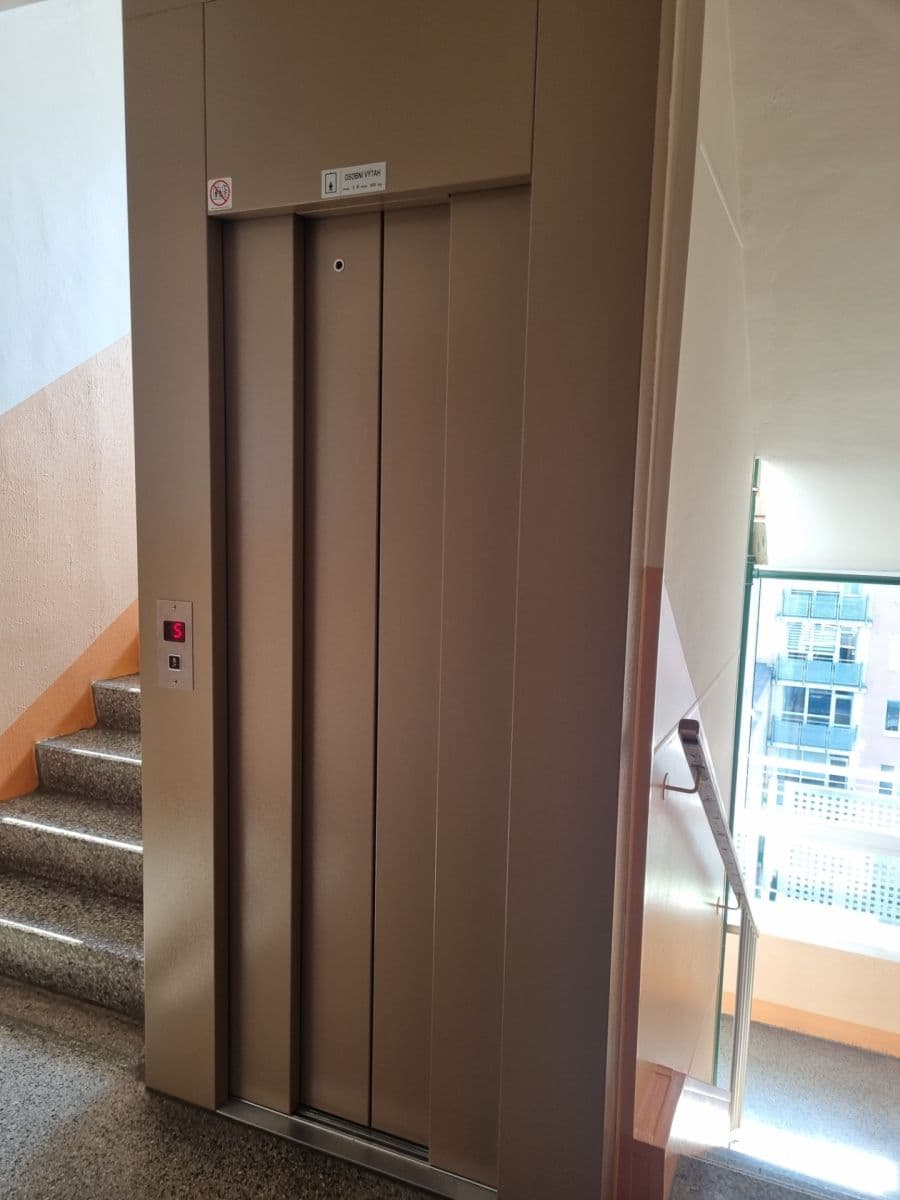 Prodej bytu 3+1 74 m², Vítězná, Karlovy Vary, Karlovarský kraj Prodej bytu 3+1 74 m², Vítězná, Karlovy Vary, Karlovarský kraj