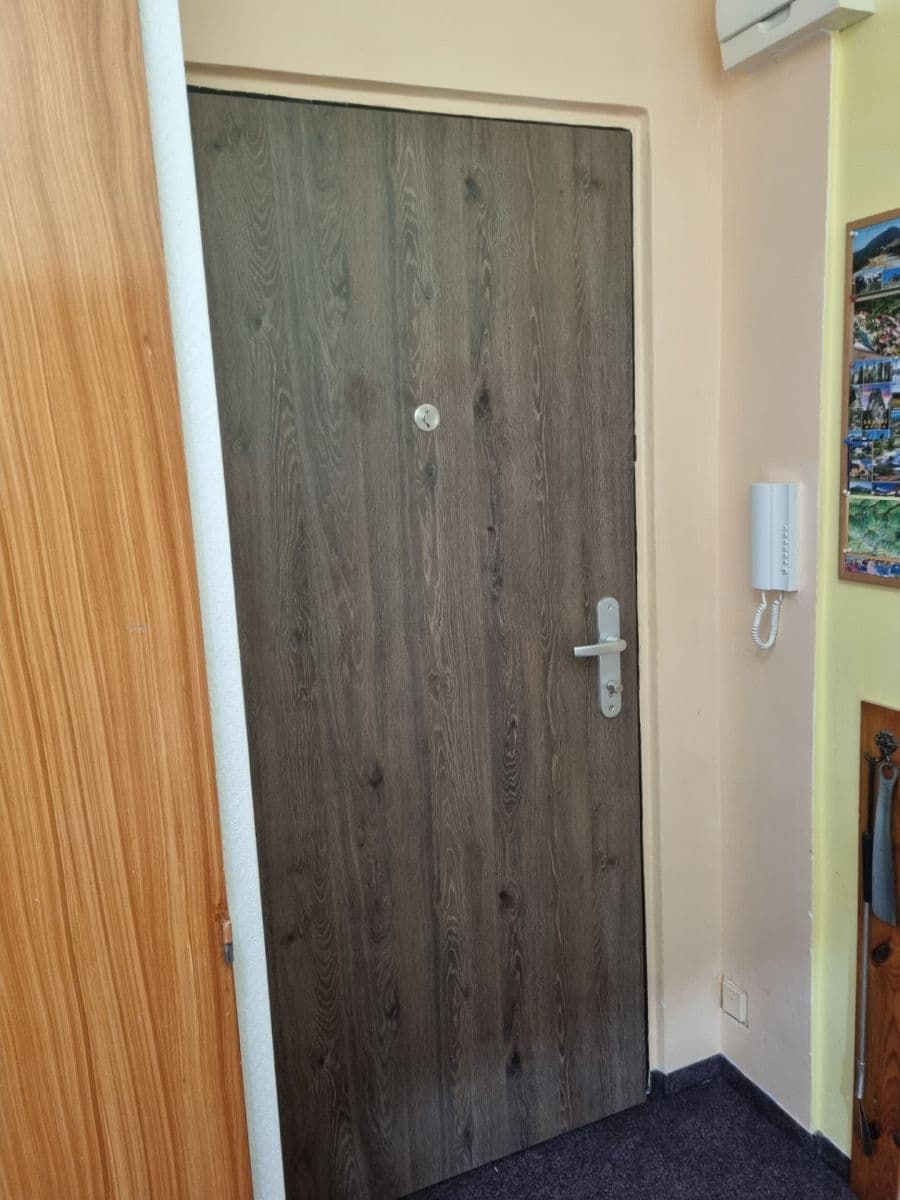 Prodej bytu 3+1 74 m², Vítězná, Karlovy Vary, Karlovarský kraj Prodej bytu 3+1 74 m², Vítězná, Karlovy Vary, Karlovarský kraj