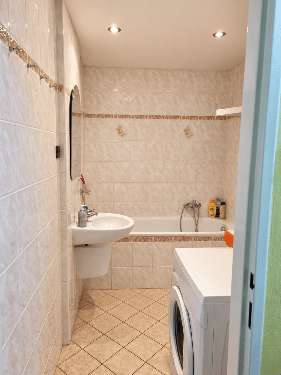 Prodej bytu 3+1 74 m², Vítězná, Karlovy Vary, Karlovarský kraj Prodej bytu 3+1 74 m², Vítězná, Karlovy Vary, Karlovarský kraj