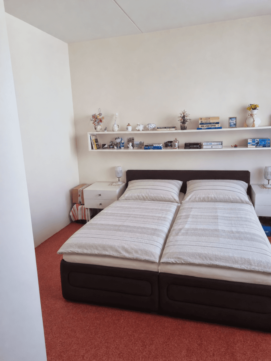 Prodej bytu 3+1 74 m², Vítězná, Karlovy Vary, Karlovarský kraj Prodej bytu 3+1 74 m², Vítězná, Karlovy Vary, Karlovarský kraj