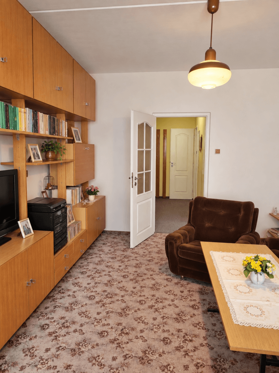 Prodej bytu 3+1 74 m², Vítězná, Karlovy Vary, Karlovarský kraj Prodej bytu 3+1 74 m², Vítězná, Karlovy Vary, Karlovarský kraj