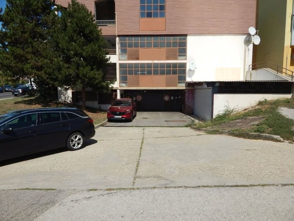 Prodej garáže 16 m², Majerníkova, Karlova Ves, Bratislavský kraj Prodej garáže 16 m², Majerníkova, Karlova Ves, Bratislavský kraj