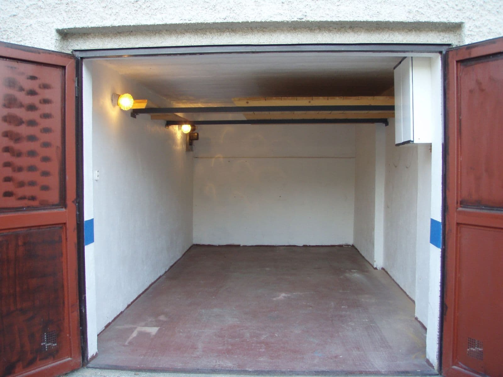 Pronájem garáže 18 m², Brno, Jihomoravský kraj Pronájem garáže 18 m², Brno, Jihomoravský kraj