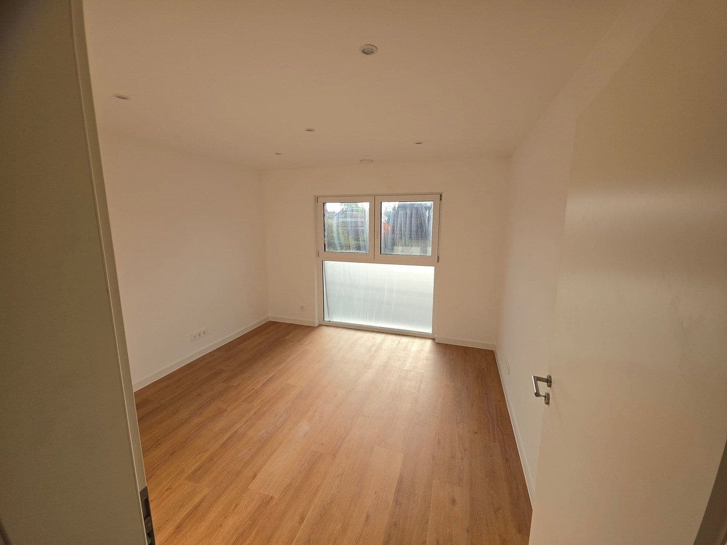 Pronájem domu 165 m², pozemek 300 m², Aschaffenburger Str. 8a, Leipzig, Sasko Pronájem domu 165 m², pozemek 300 m², Aschaffenburger Str. 8a, Leipzig, Sasko