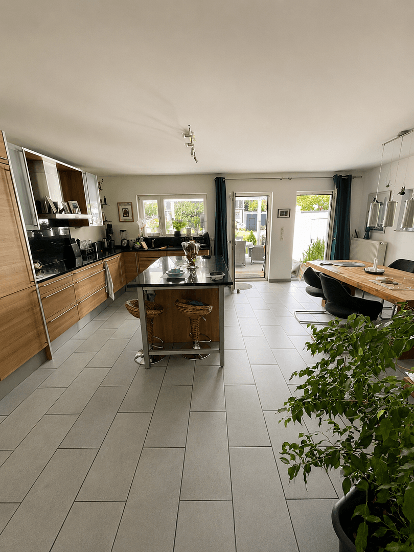Prodej domu 145 m², pozemek 419 m², Dr.-Troll-Straße 7, Gröbenzell, Bavorsko Prodej domu 145 m², pozemek 419 m², Dr.-Troll-Straße 7, Gröbenzell, Bavorsko