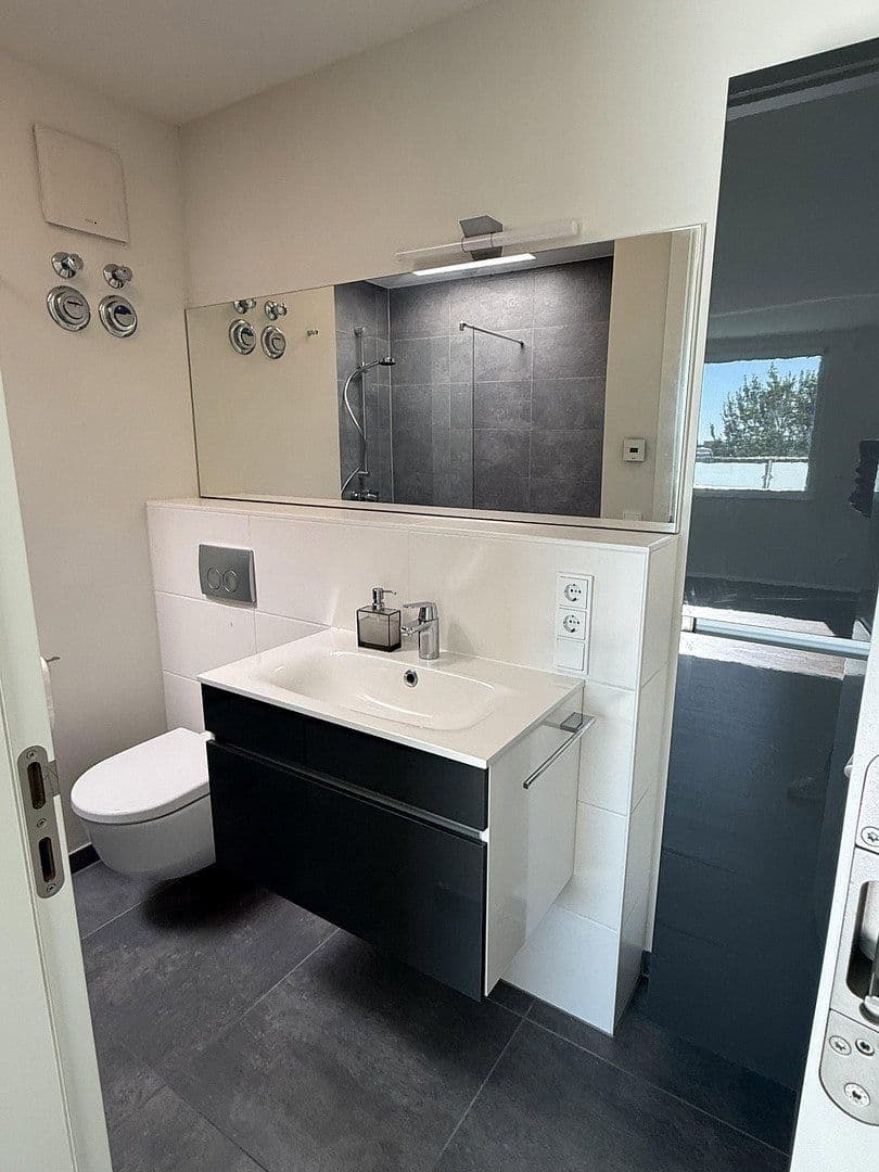 Pronájem bytu 3+1 79 m², Frankfurt am Main, Kalbach, Hessen Pronájem bytu 3+1 79 m², Frankfurt am Main, Kalbach, Hessen