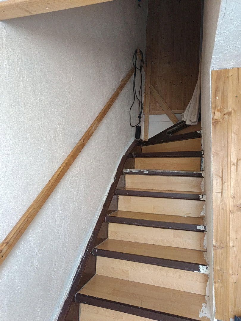 Prodej domu 120 m², pozemek 390 m², Ringstraße 4, Herren-Sulzbach, Porýní-Falc Prodej domu 120 m², pozemek 390 m², Ringstraße 4, Herren-Sulzbach, Porýní-Falc