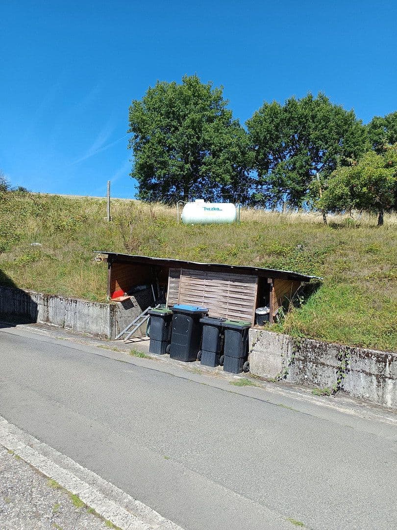 Prodej domu 120 m², pozemek 390 m², Ringstraße 4, Herren-Sulzbach, Porýní-Falc Prodej domu 120 m², pozemek 390 m², Ringstraße 4, Herren-Sulzbach, Porýní-Falc