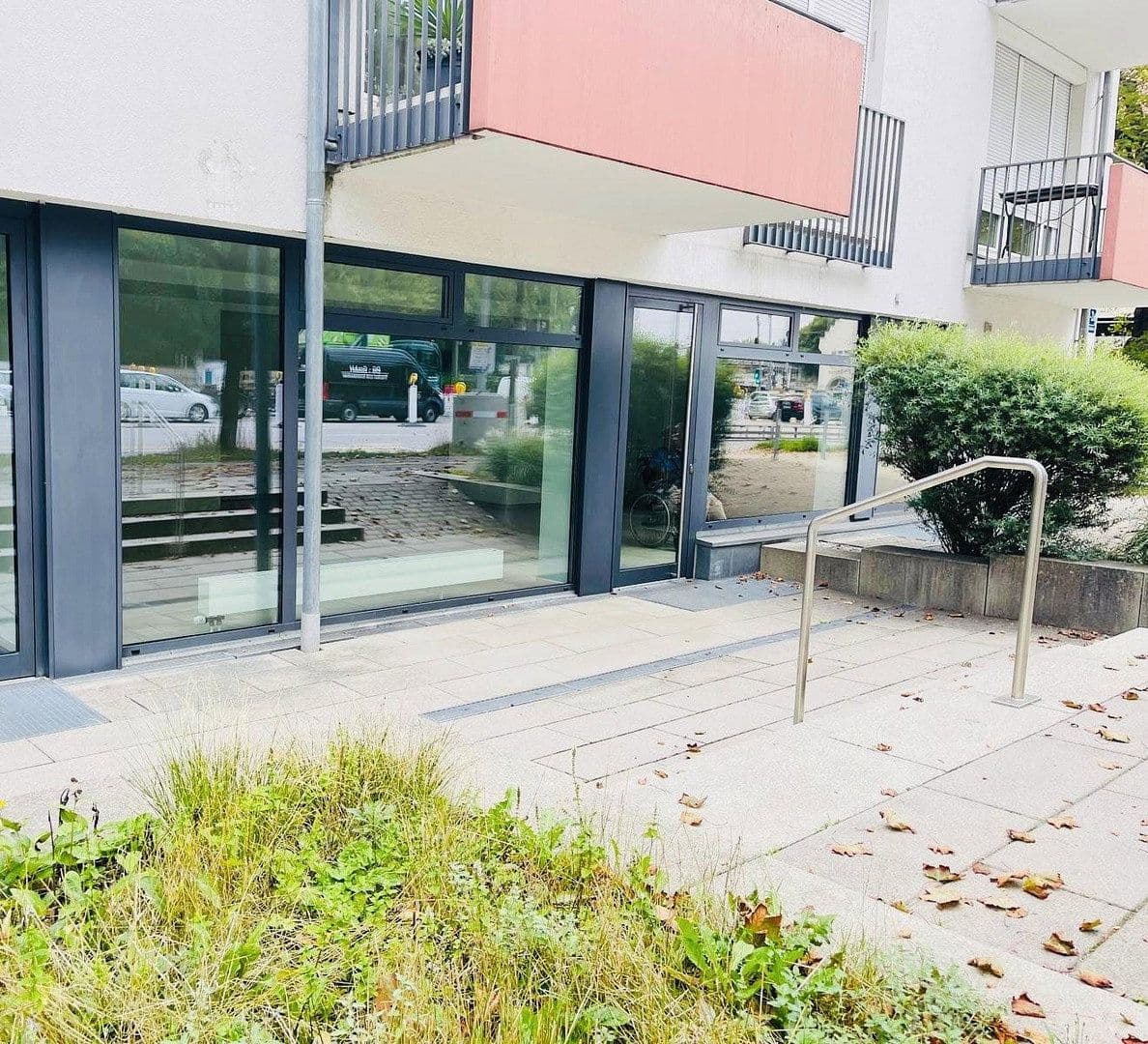 Prodej nebytového prostoru 109 m², Würmtalstraße 2b, München, Bavorsko Prodej nebytového prostoru 109 m², Würmtalstraße 2b, München, Bavorsko