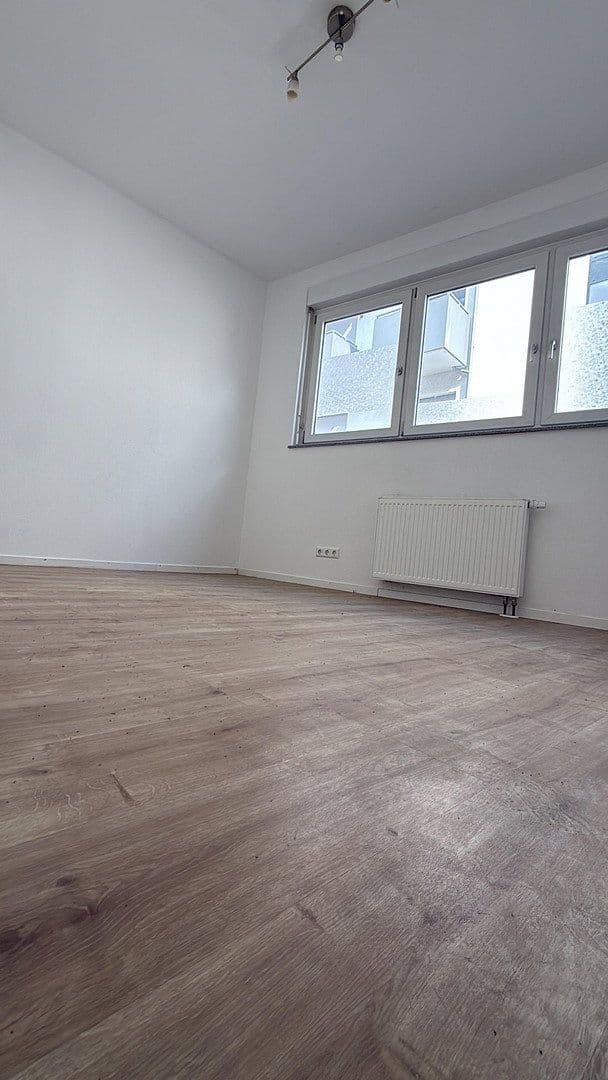 Pronájem bytu 3+1 60 m², Heilbronn, Bádensko-Württembersko Pronájem bytu 3+1 60 m², Heilbronn, Bádensko-Württembersko