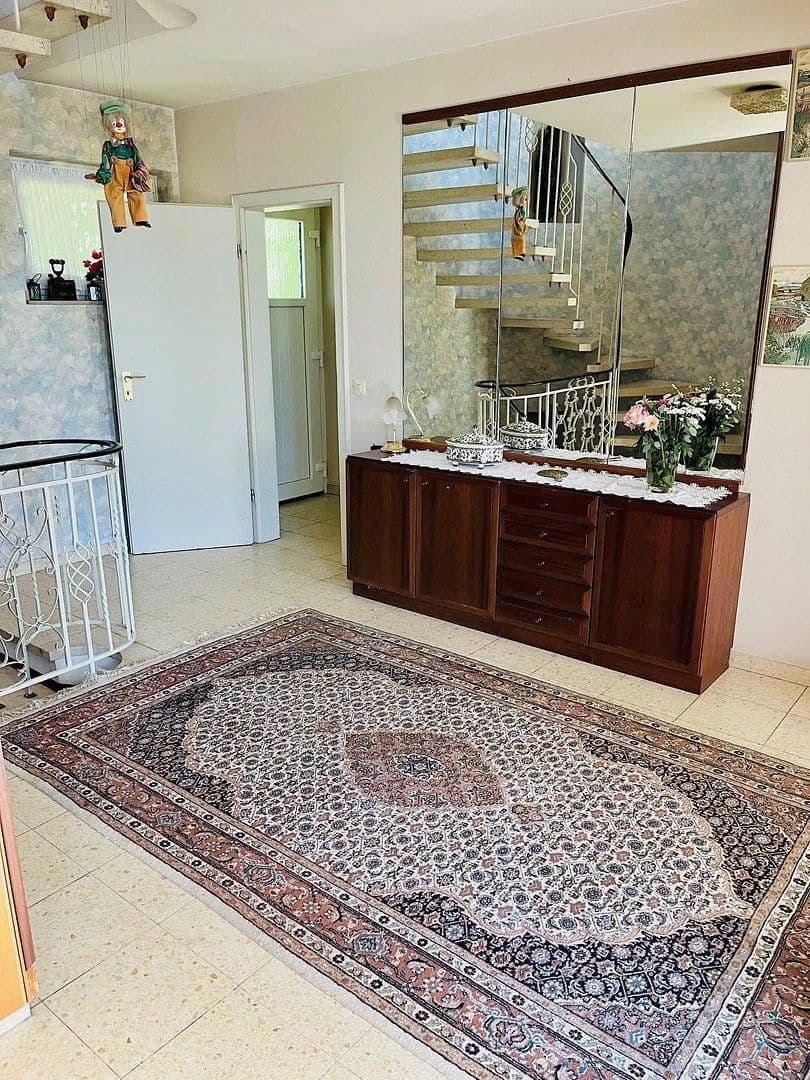 Prodej domu 241 m², pozemek 560 m², Köln, Severní Porýní-Vestfálsko Prodej domu 241 m², pozemek 560 m², Köln, Severní Porýní-Vestfálsko