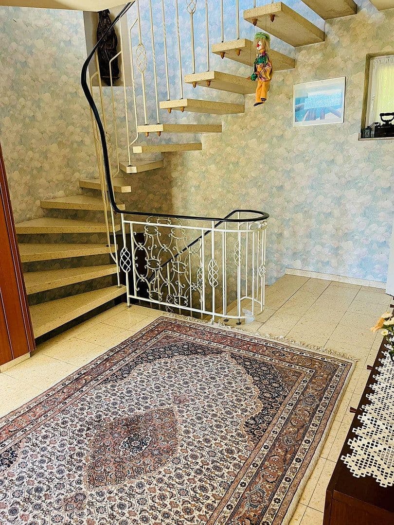 Prodej domu 241 m², pozemek 560 m², Köln, Severní Porýní-Vestfálsko Prodej domu 241 m², pozemek 560 m², Köln, Severní Porýní-Vestfálsko