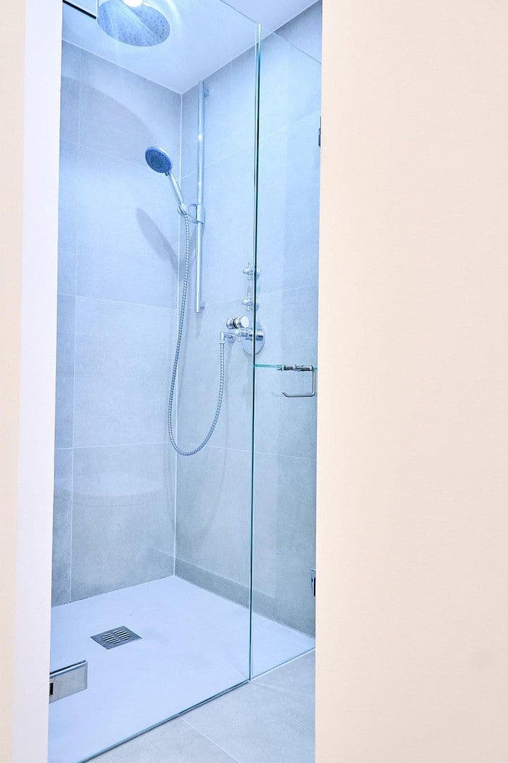 Pronájem bytu 1+1 15 m², Freischützstr. 113, München, Bavorsko Pronájem bytu 1+1 15 m², Freischützstr. 113, München, Bavorsko