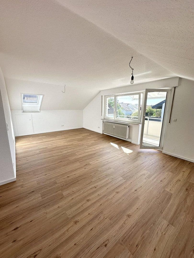 Pronájem bytu 2+1 60 m², Korntal-Münchingen, Bádensko-Württembersko Pronájem bytu 2+1 60 m², Korntal-Münchingen, Bádensko-Württembersko