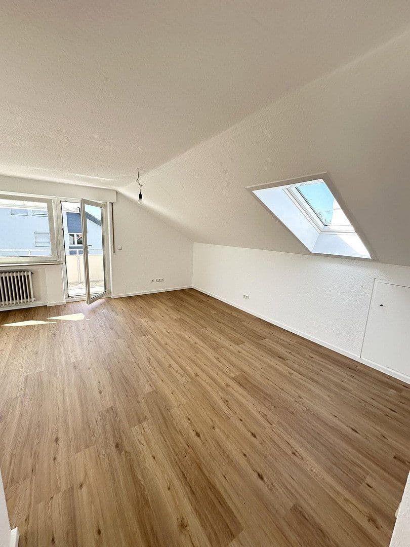 Pronájem bytu 2+1 60 m², Korntal-Münchingen, Bádensko-Württembersko Pronájem bytu 2+1 60 m², Korntal-Münchingen, Bádensko-Württembersko