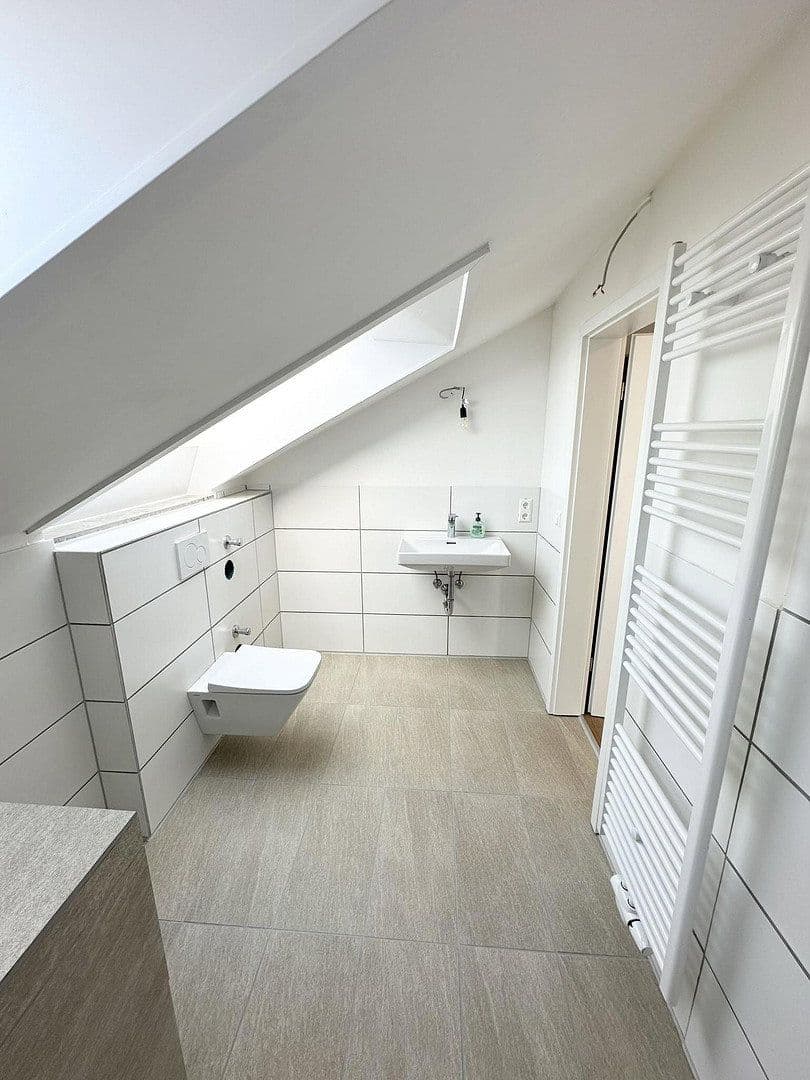 Pronájem bytu 2+1 60 m², Korntal-Münchingen, Bádensko-Württembersko Pronájem bytu 2+1 60 m², Korntal-Münchingen, Bádensko-Württembersko