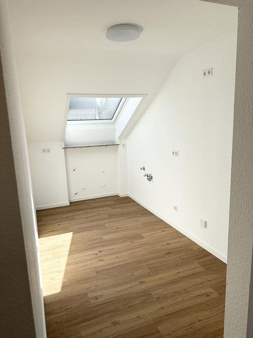 Pronájem bytu 2+1 60 m², Korntal-Münchingen, Bádensko-Württembersko Pronájem bytu 2+1 60 m², Korntal-Münchingen, Bádensko-Württembersko