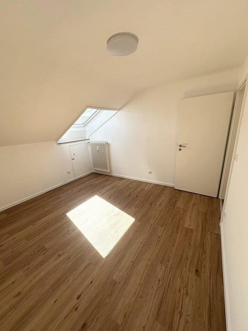 Pronájem bytu 2+1 60 m², Korntal-Münchingen, Bádensko-Württembersko Pronájem bytu 2+1 60 m², Korntal-Münchingen, Bádensko-Württembersko
