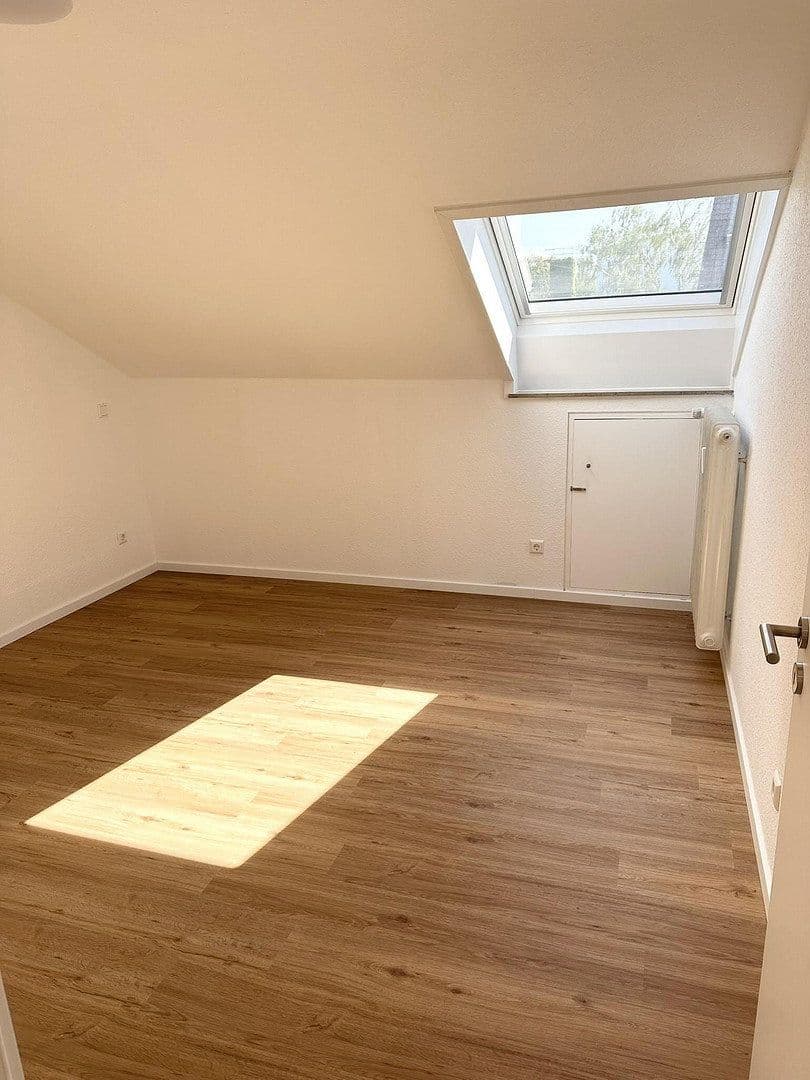 Pronájem bytu 2+1 60 m², Korntal-Münchingen, Bádensko-Württembersko Pronájem bytu 2+1 60 m², Korntal-Münchingen, Bádensko-Württembersko