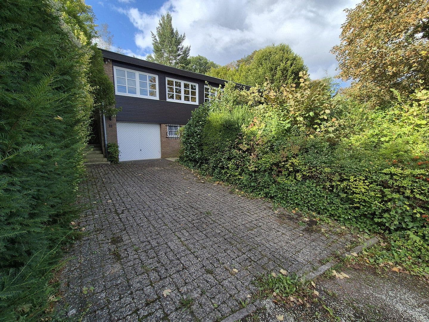 Prodej domu 225 m², pozemek 1.150 m², Bad Nenndorf, Dolní Sasko Prodej domu 225 m², pozemek 1.150 m², Bad Nenndorf, Dolní Sasko
