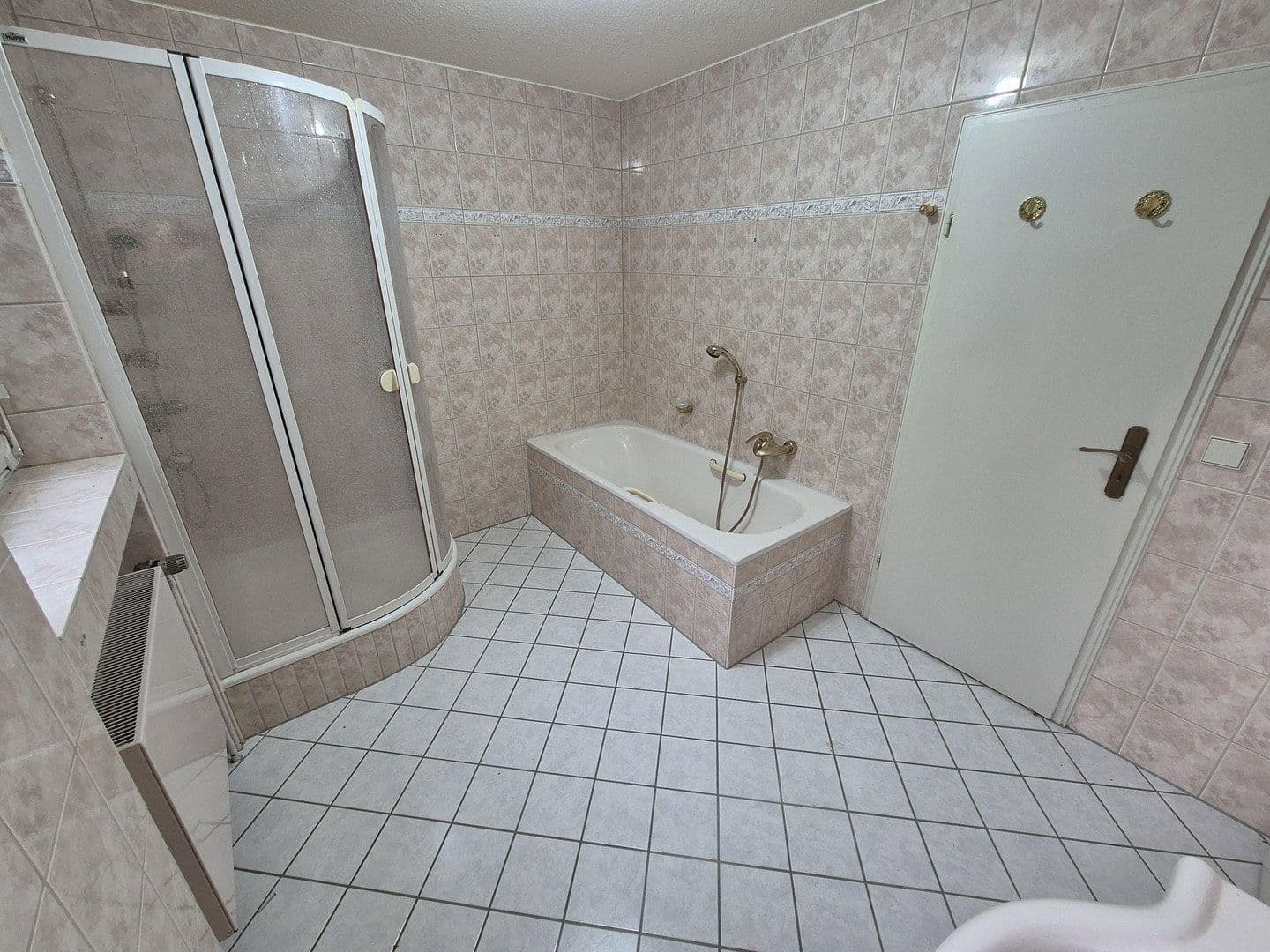 Prodej domu 225 m², pozemek 1.150 m², Bad Nenndorf, Dolní Sasko Prodej domu 225 m², pozemek 1.150 m², Bad Nenndorf, Dolní Sasko