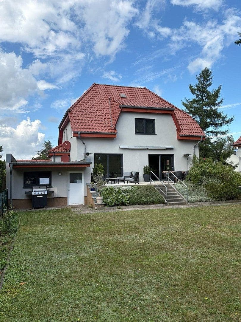 Prodej domu 138 m², pozemek 1.077 m², Schulzendorf, Braniborsko Prodej domu 138 m², pozemek 1.077 m², Schulzendorf, Braniborsko