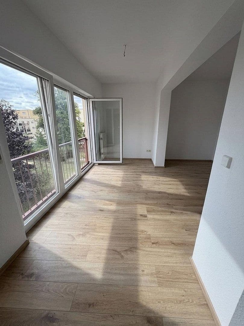 Pronájem bytu 2+1 67 m², Charlotte-E.-Pauly-Straße 36, Berlin, Berlín Pronájem bytu 2+1 67 m², Charlotte-E.-Pauly-Straße 36, Berlin, Berlín