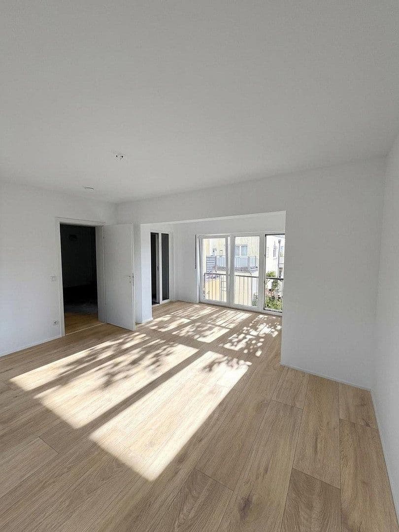 Pronájem bytu 2+1 67 m², Charlotte-E.-Pauly-Straße 36, Berlin, Berlín Pronájem bytu 2+1 67 m², Charlotte-E.-Pauly-Straße 36, Berlin, Berlín