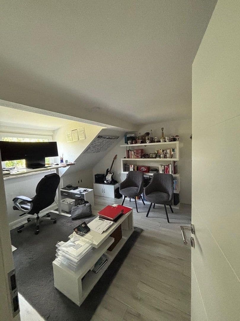 Prodej domu 147 m², pozemek 368 m², Kölner Straße 39, Neuss, Severní Porýní-Vestfálsko Prodej domu 147 m², pozemek 368 m², Kölner Straße 39, Neuss, Severní Porýní-Vestfálsko