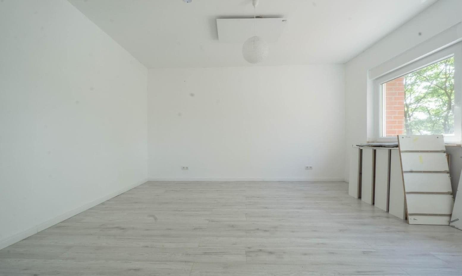 Prodej domu 147 m², pozemek 368 m², Kölner Straße 39, Neuss, Severní Porýní-Vestfálsko Prodej domu 147 m², pozemek 368 m², Kölner Straße 39, Neuss, Severní Porýní-Vestfálsko