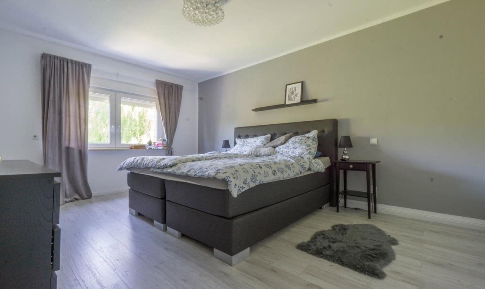Prodej domu 147 m², pozemek 368 m², Kölner Straße 39, Neuss, Severní Porýní-Vestfálsko Prodej domu 147 m², pozemek 368 m², Kölner Straße 39, Neuss, Severní Porýní-Vestfálsko