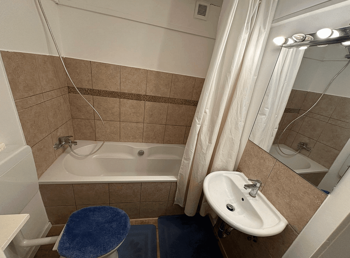 Prodej bytu 3+kk 73 m², Düsseldorf, Severní Porýní-Vestfálsko Prodej bytu 3+kk 73 m², Düsseldorf, Severní Porýní-Vestfálsko