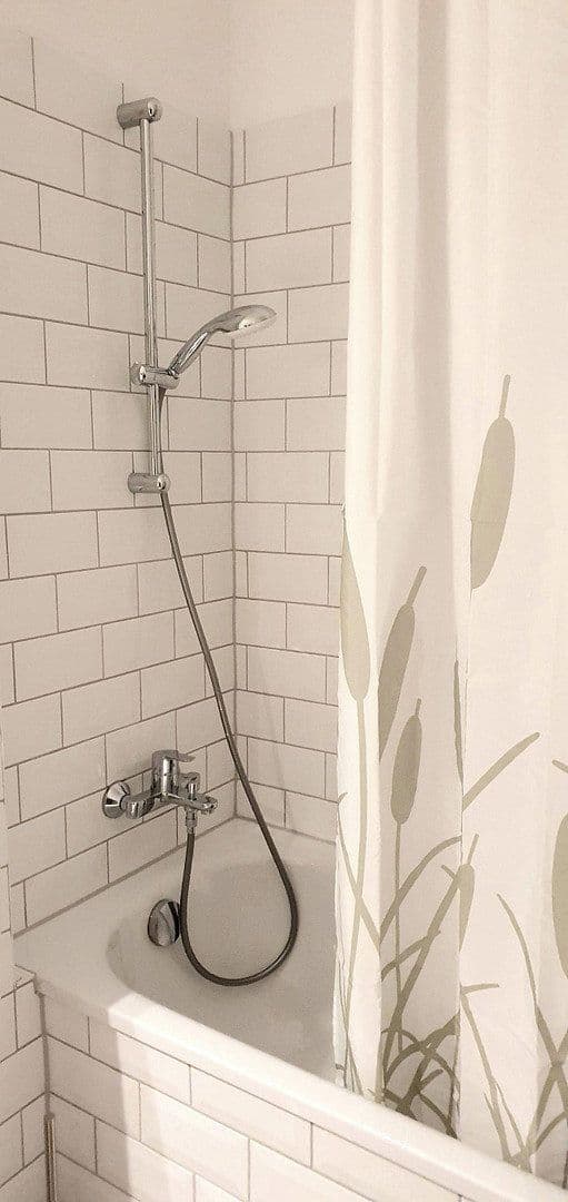 Prodej bytu 1+1 35 m², Hortensienstraße 64, Berlin, Berlín Prodej bytu 1+1 35 m², Hortensienstraße 64, Berlin, Berlín