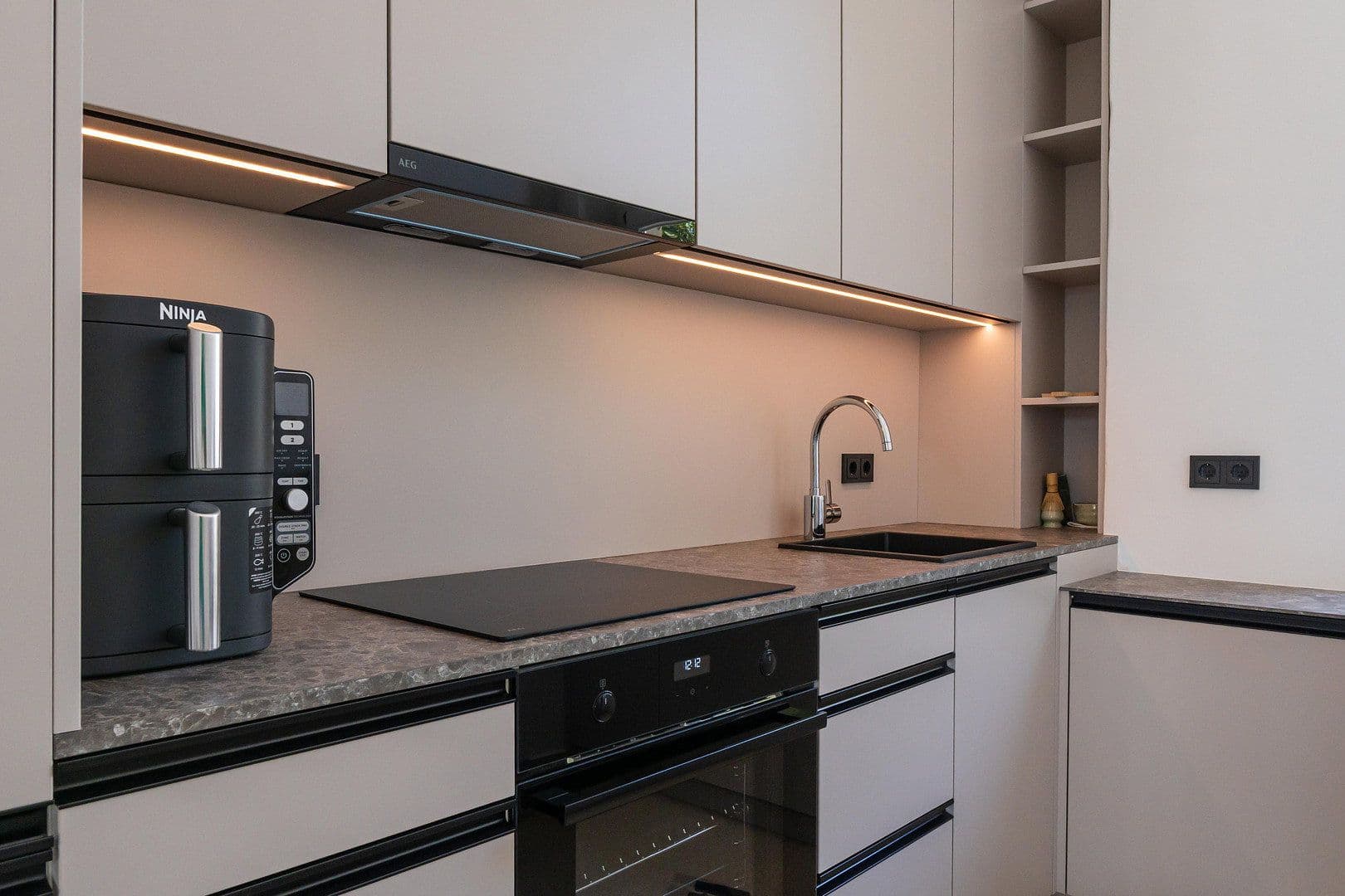 Prodej bytu 3+1 96 m², Berlin, Berlín Prodej bytu 3+1 96 m², Berlin, Berlín